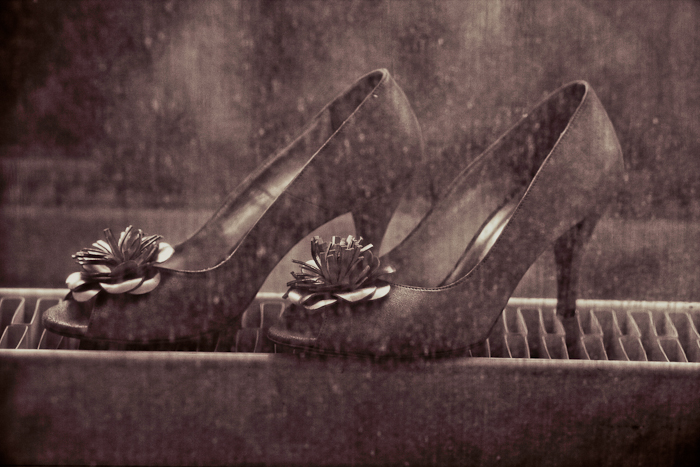 bow wedding shoes