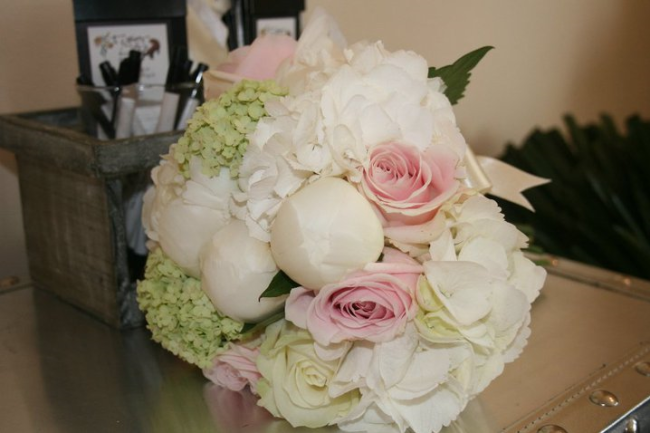 pink cream bouquet