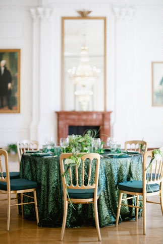 emerald green table decor wedding