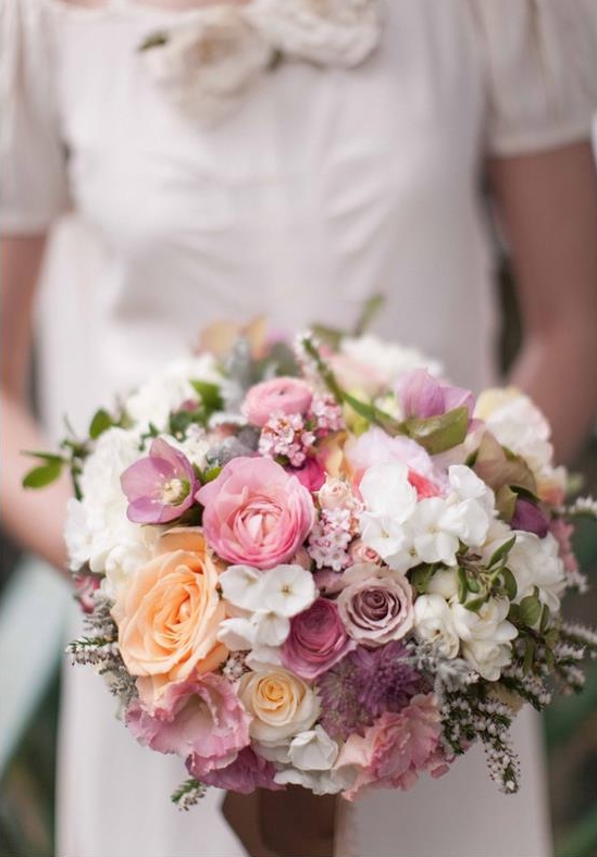 spring wedding bouquet 