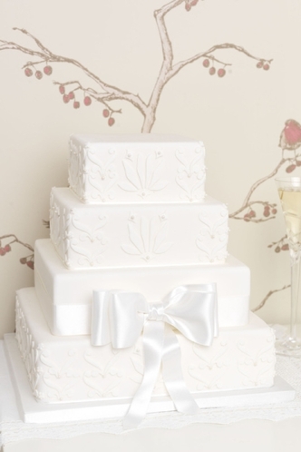 square wedding cake lace icing