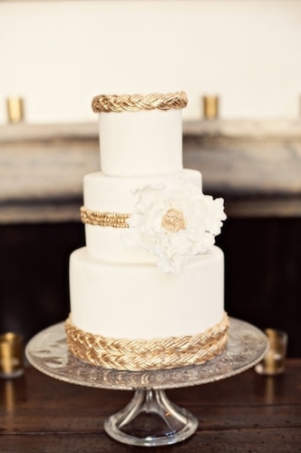 white gold metallic wedding cake