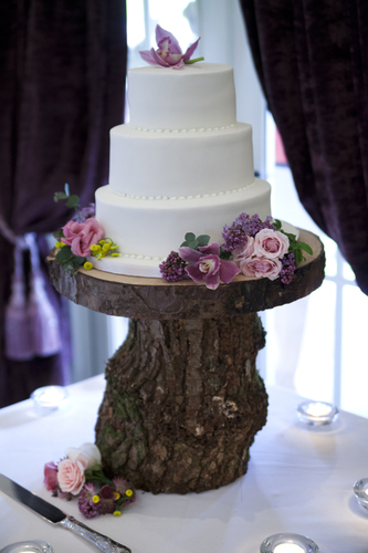 wood log cake stand wedding